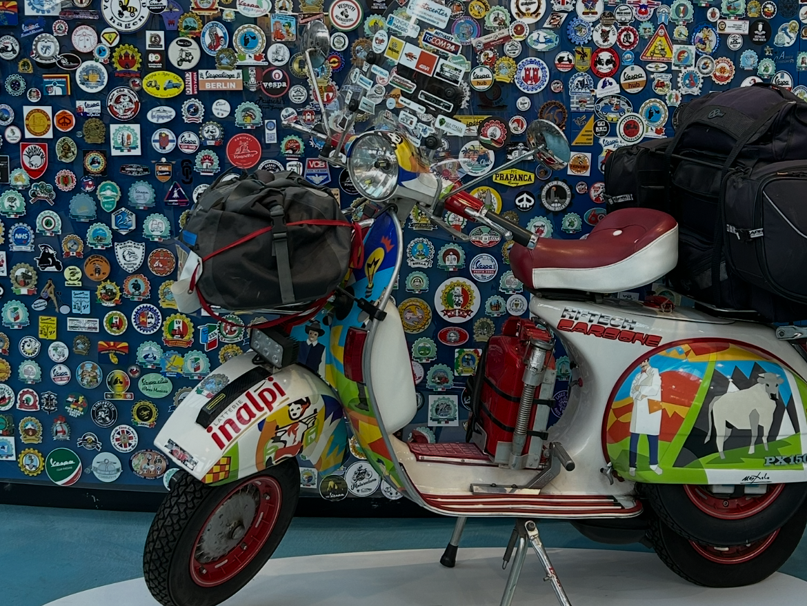 Vespa και βόλτες στις Σπέτσες